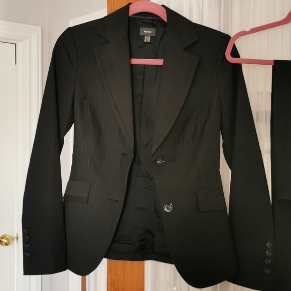 Mexx suit, Jacket and Pants( both size 4 US). Black with grey and blue lines. - Picture 2 of 6